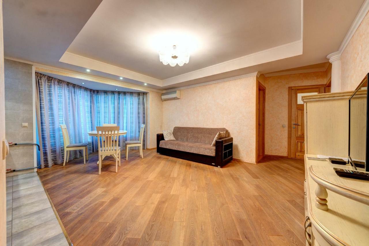 Apartments Near The Shopping Center Gulliver Kiev Exterior foto