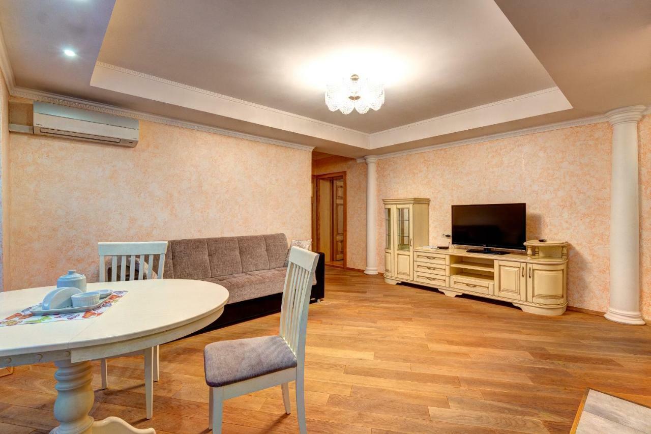 Apartments Near The Shopping Center Gulliver Kiev Exterior foto