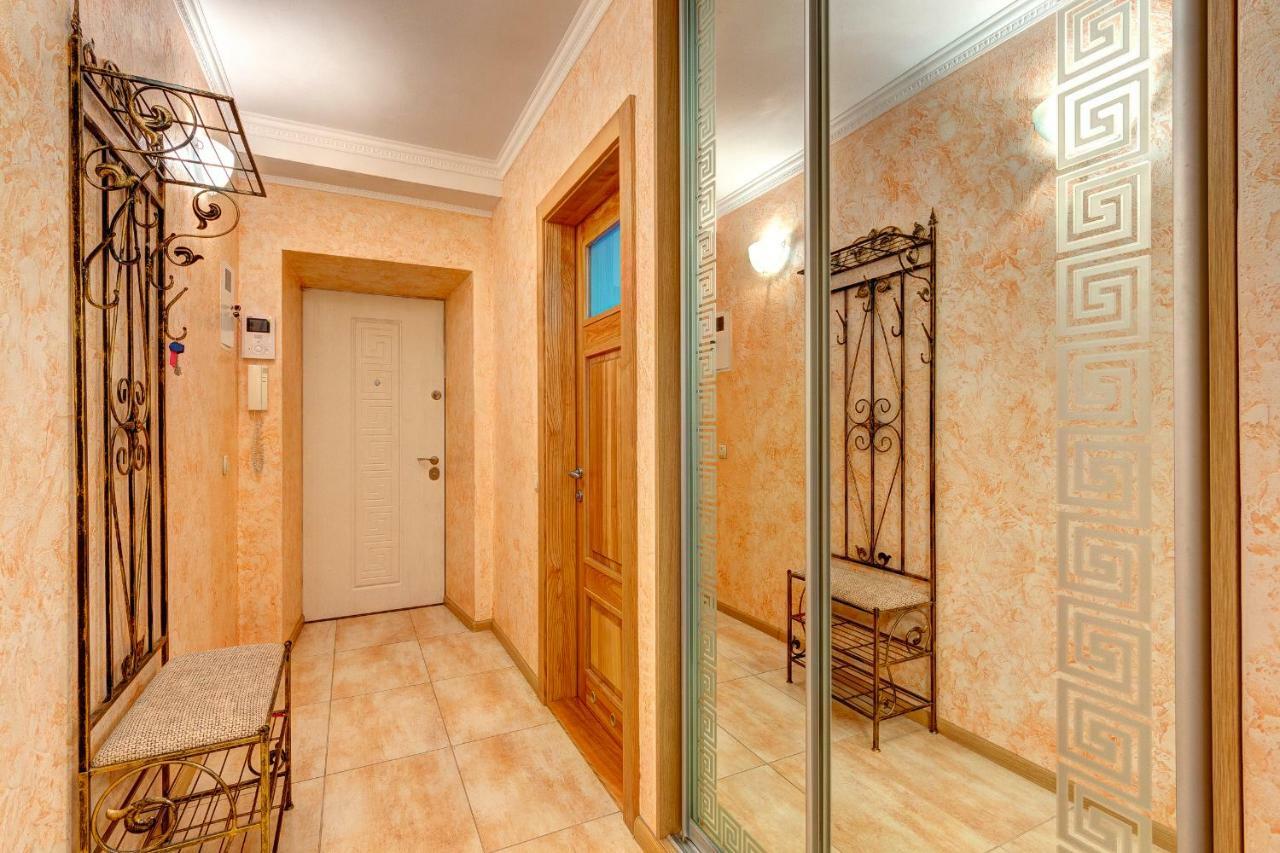 Apartments Near The Shopping Center Gulliver Kiev Exterior foto